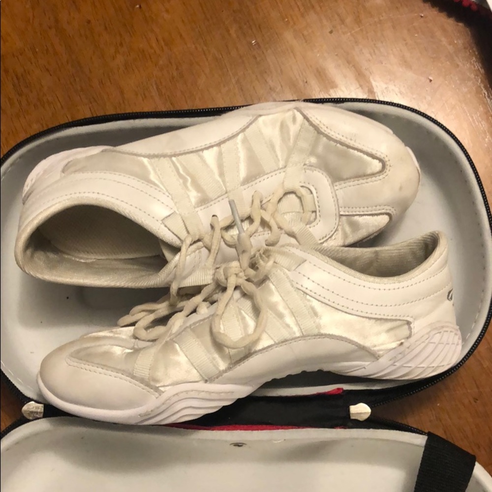Nfinity cheer shoes
